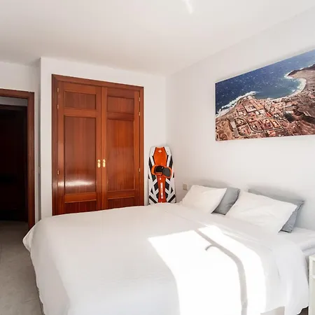 Modern 1 Bed Apartment, Minutes From The