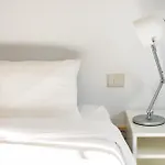 Modern 1 Bed Apartment, Minutes From The 厄尔梅达诺