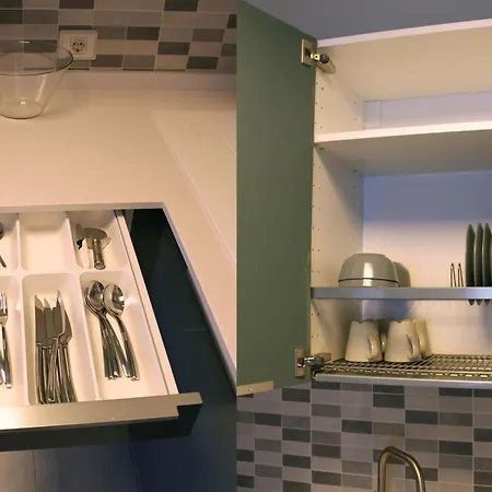 Modern 1 Bed Apartment, Minutes From The * Эль-Медано