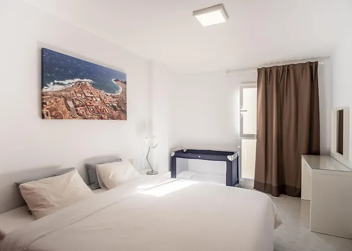 Modern 1 Bed Apartment, Minutes From The Appartamento