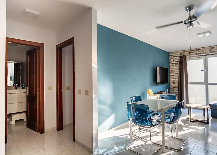 Modern 1 Bed Apartment, Minutes From The