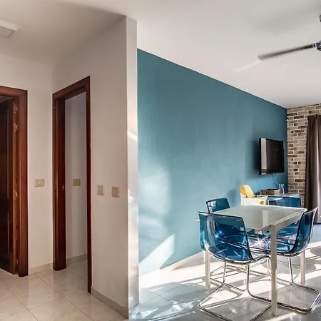 Modern 1 Bed Apartment, Minutes From The