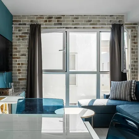 شقة Modern 1 Bed Apartment, Minutes From The *
